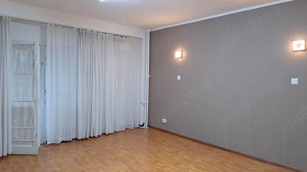 Apartament 3 camere Decebal nemobilat