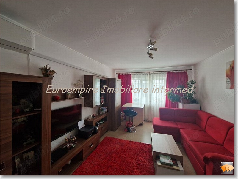 Apartament 3 camere decomandate zona Cet