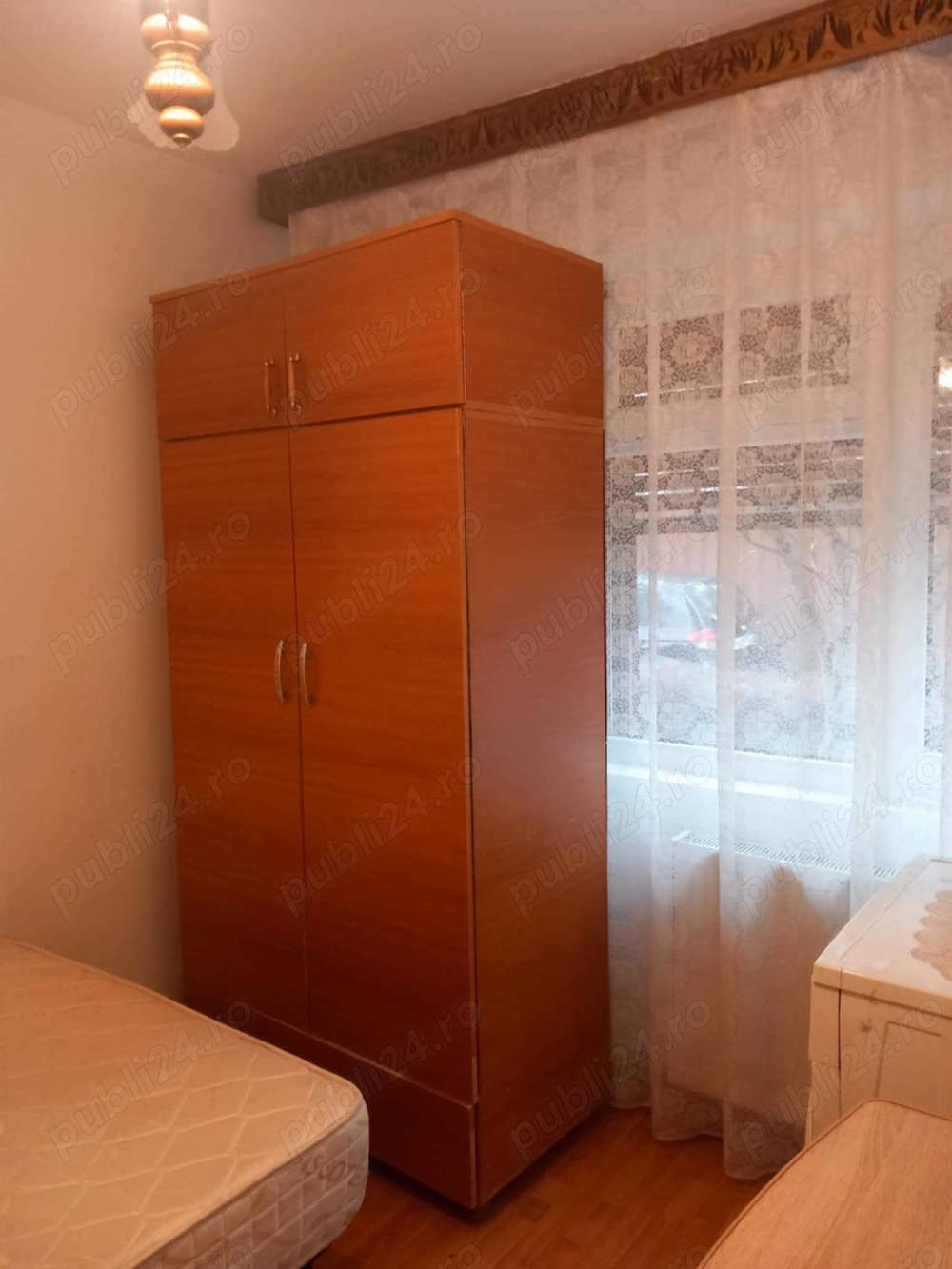 Închiriez apartament