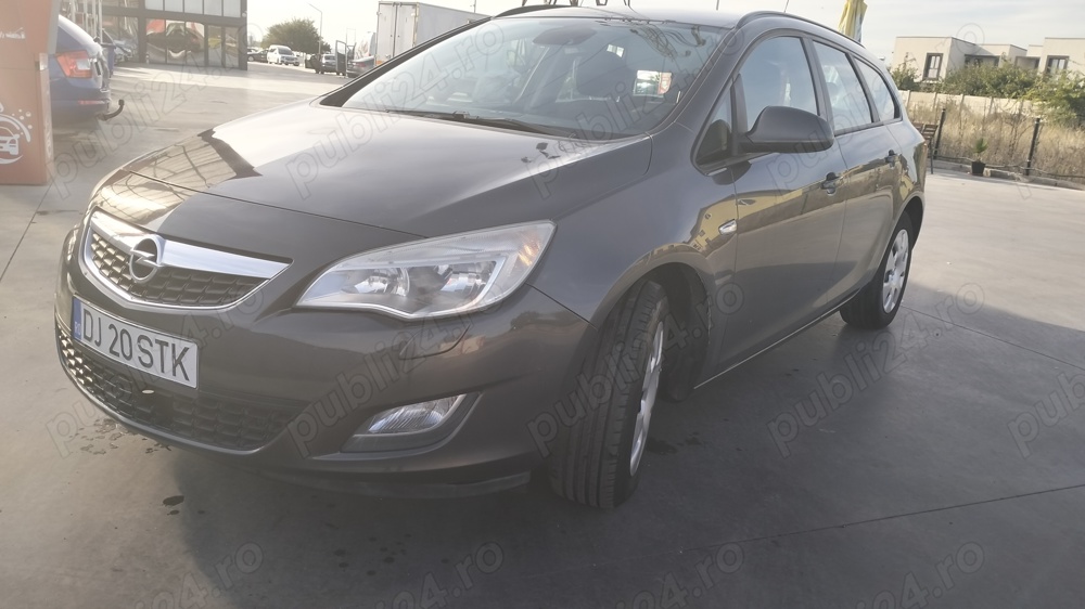 De vânzare Opel Astra J 1.7, 125 CP