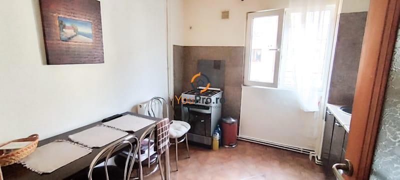 Apartament cu 2 camere semidecomandat etaj3 zona Sagului