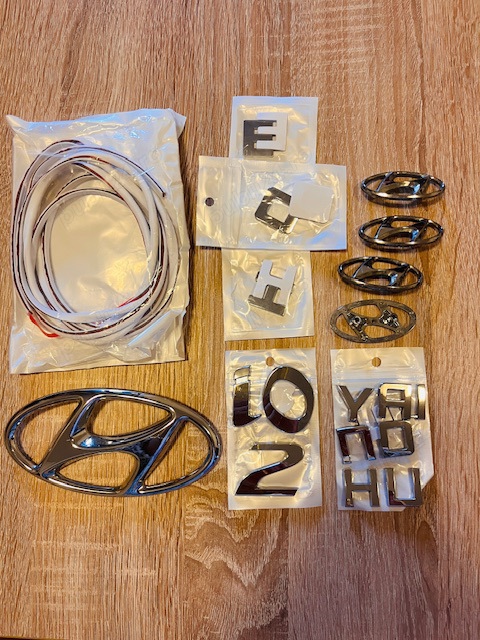 Hyundai emblema/sigla portbagaj/haion si jante +litere 