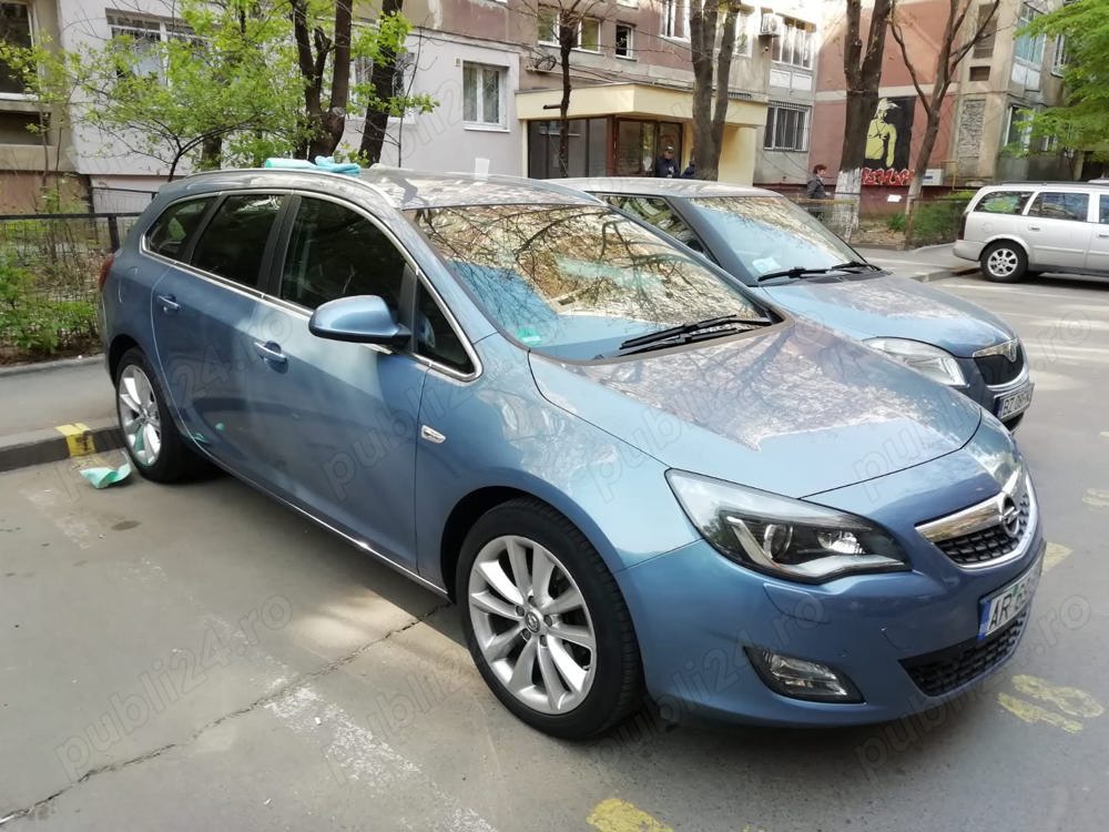 Vând Opel Astra J