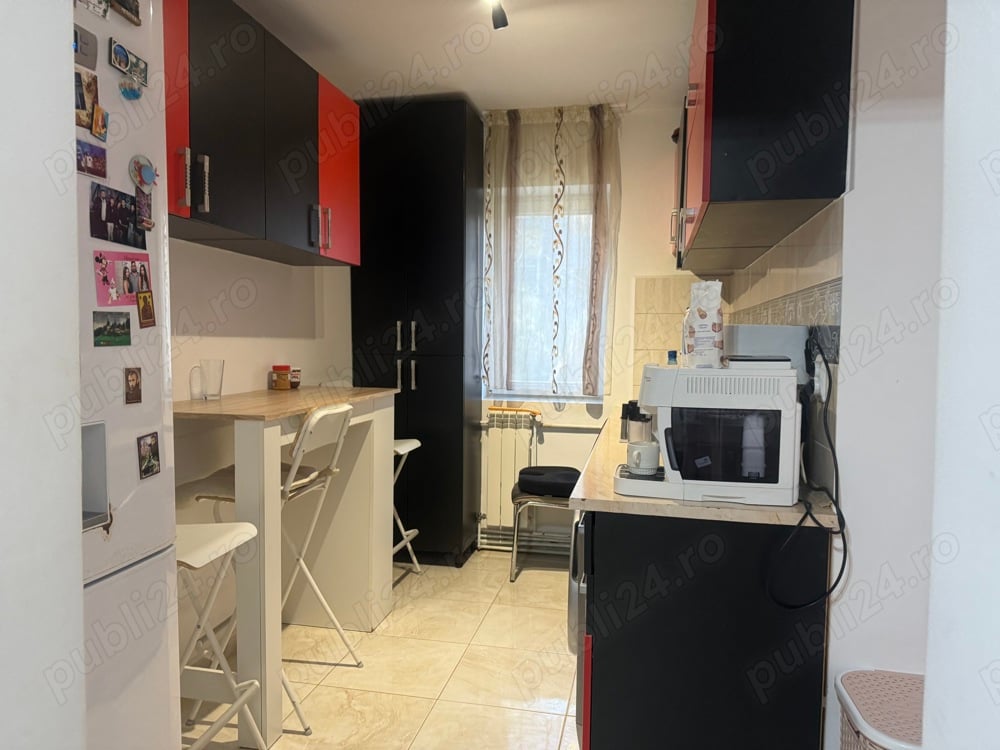 Vând apartament cu două camere