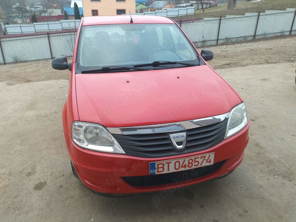 Vând Dacia Logan