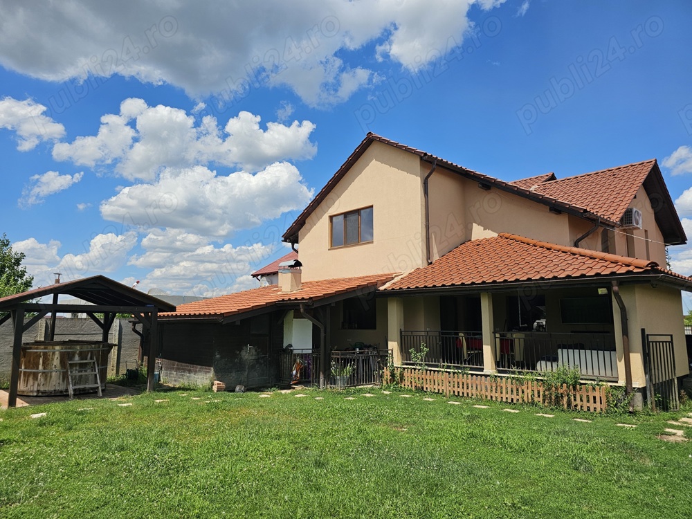 Proprietar, casă individuală P+1E+pod, 4 dormitoare, 4 băi, teren 600m