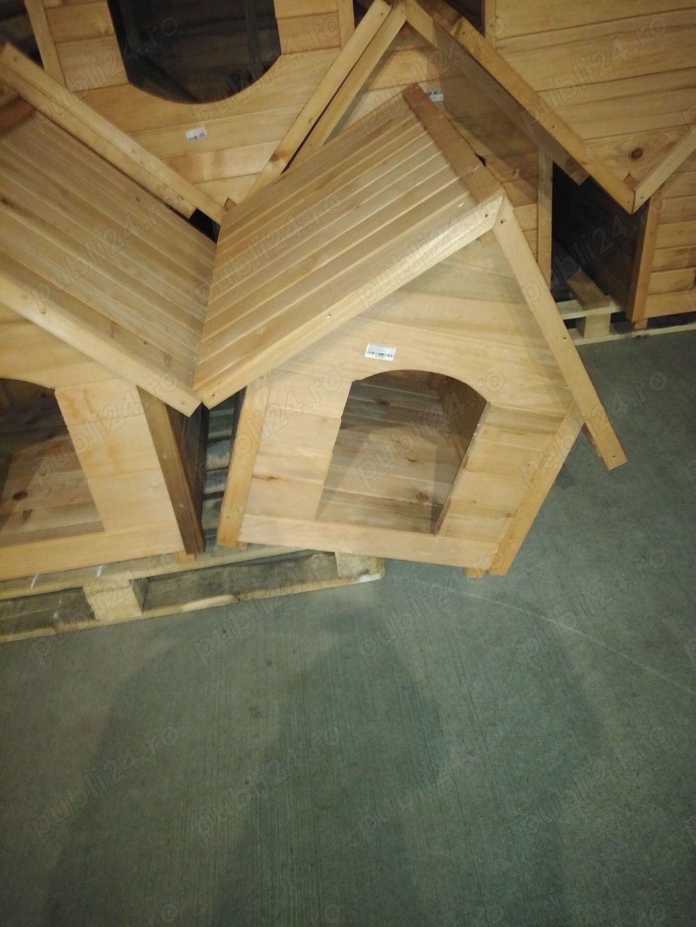 Realizez căsuțe caini