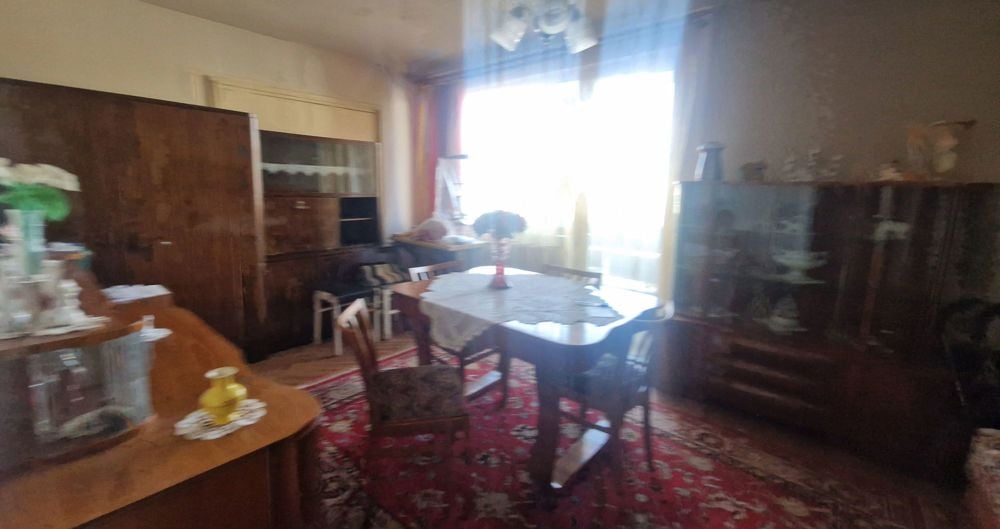 Vindem apartament cu 3 camere