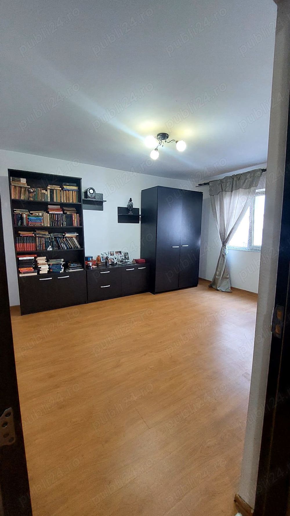 Navodari, vand apartament 2 camere , decomandat zona sud