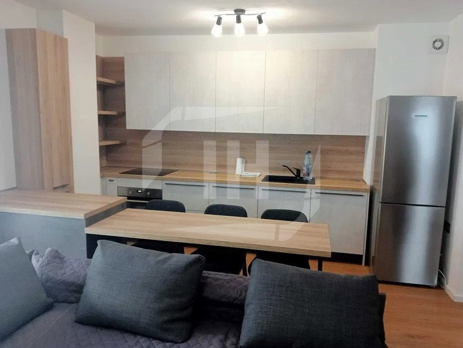 Apartament 3 camere, modern, AC, parcare, Zona Garii