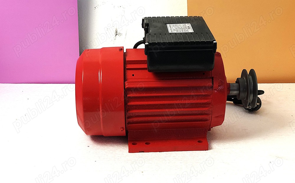 Motoare electrice 220V, 2.5 kW, noi, carcasa fonta