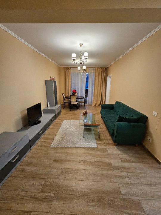 De vanzare, apartament cu curte!