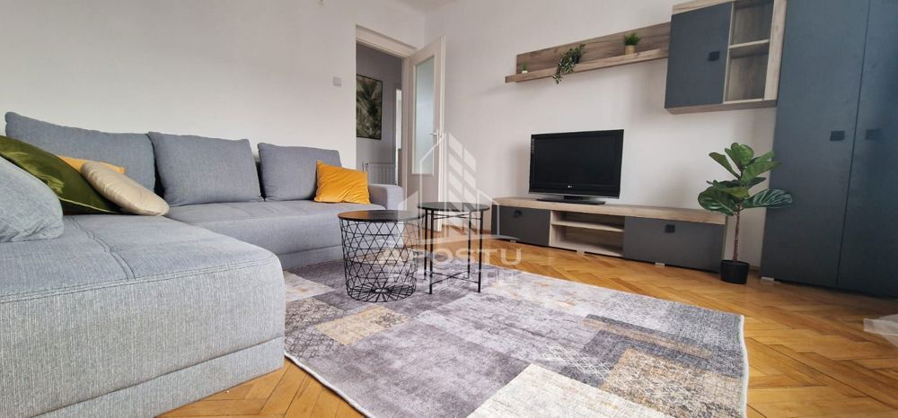 Apartament 2 camere, decomandat ,loc de parcare, Complexul Studentesc