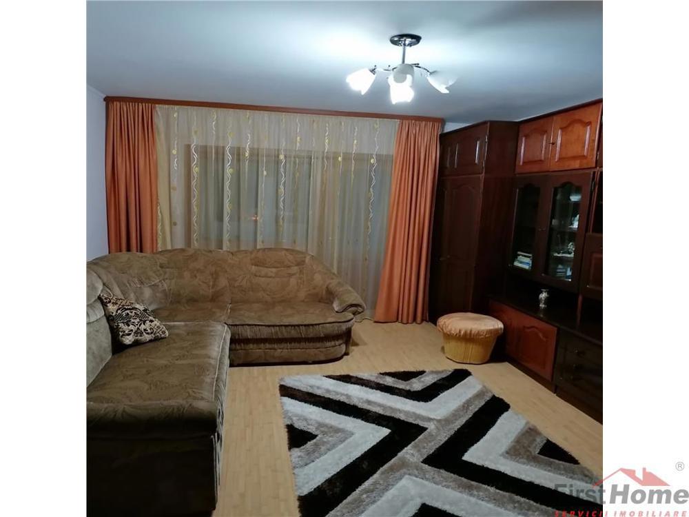 Apartament 2 camere, etaj 3 cu acoperis, zona Lidl - Centru