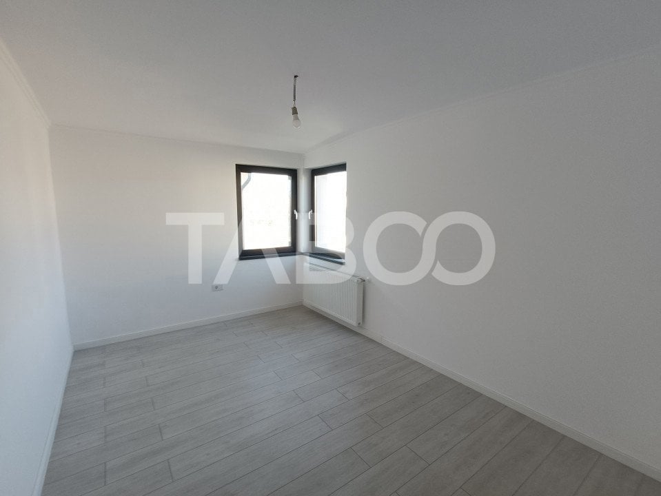 Casa tip duplex P+1E 4 camere 122 mp utili terasa curte Alba Iulia