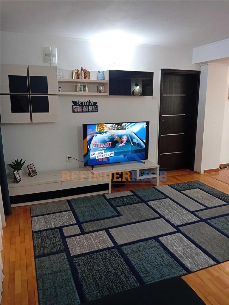 Apartament 3 camere de vanzare Rahova - Pecineaga