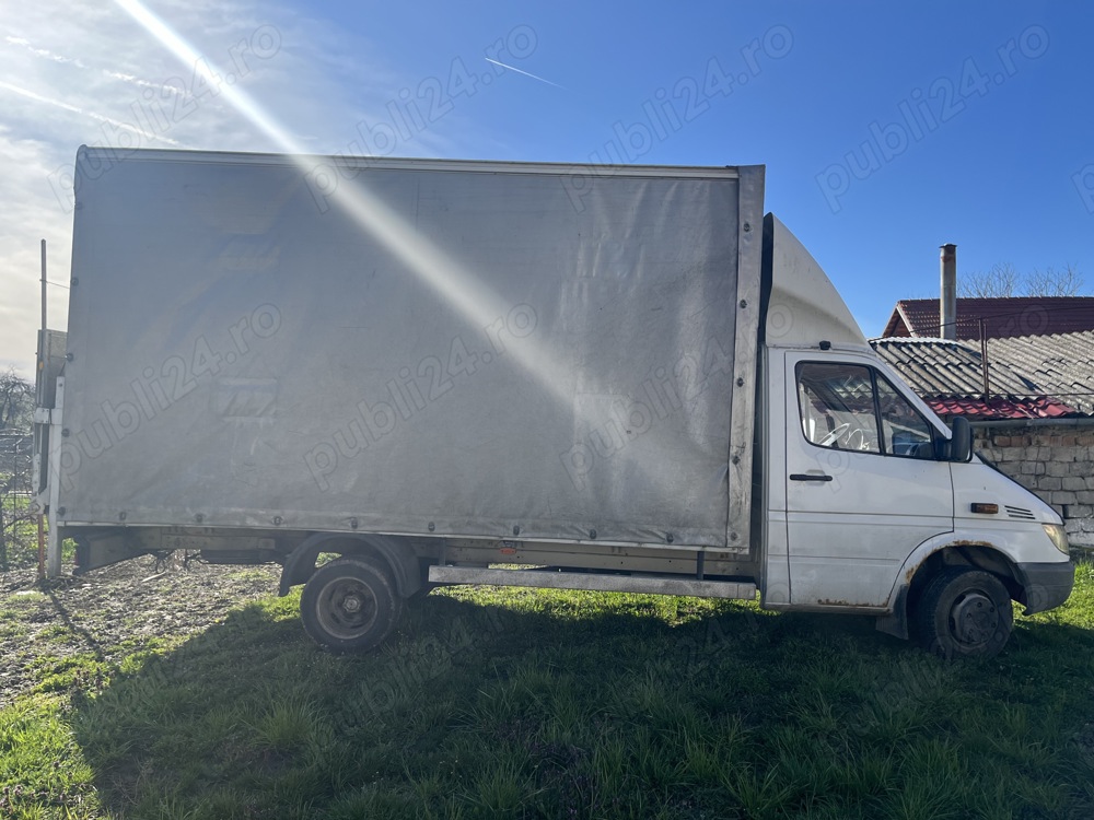 Autoutilitara Mercedes sprinter