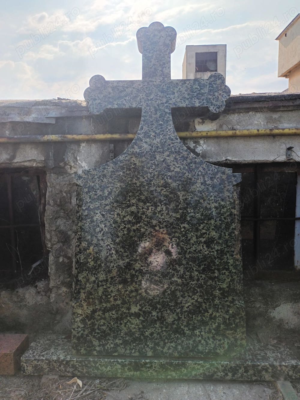 Cruci granit de vânzare