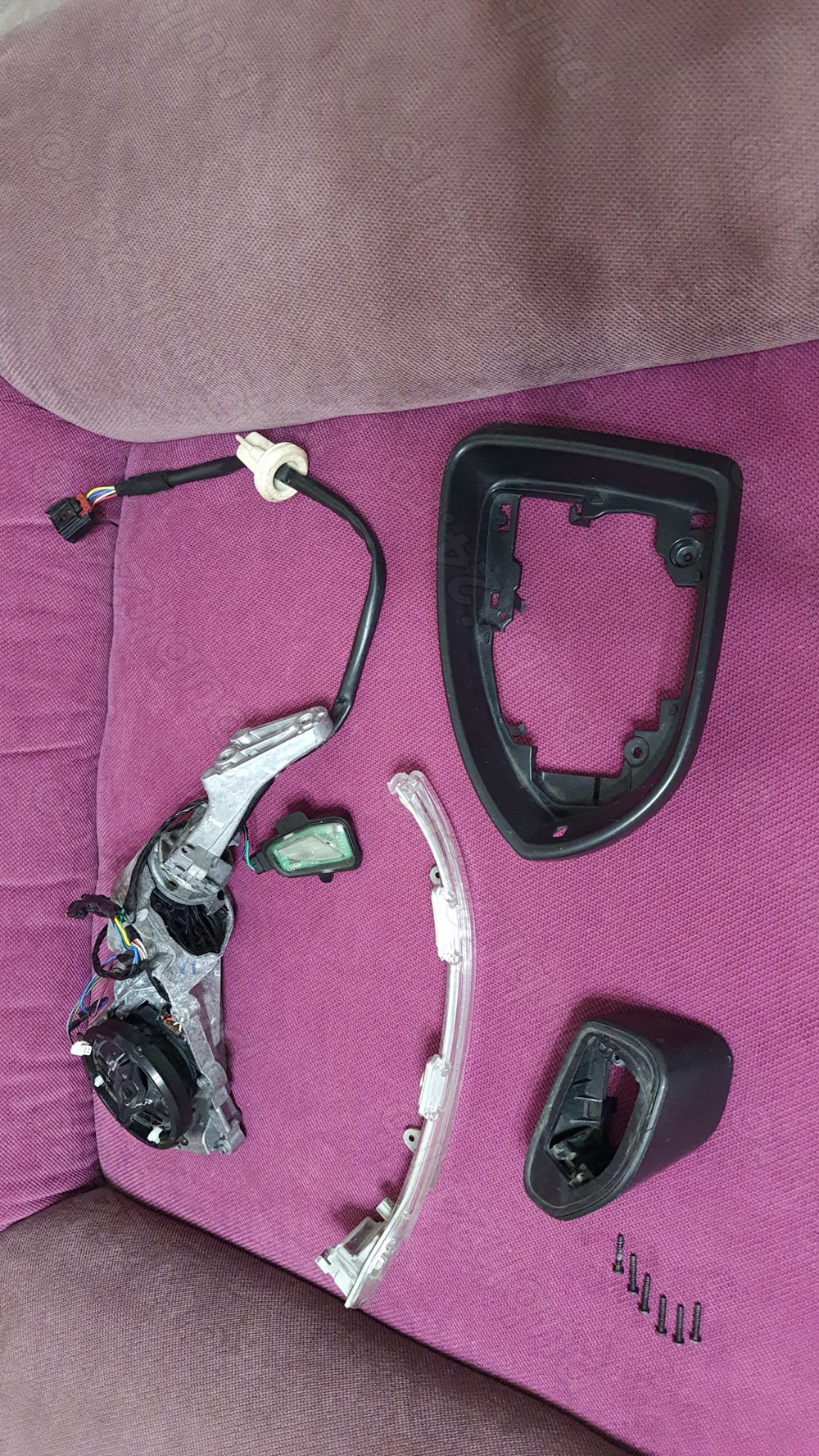 Piese Oglinda electrica exterioara incalzita stanga vw Touran 5T si puddle light, motoras electric