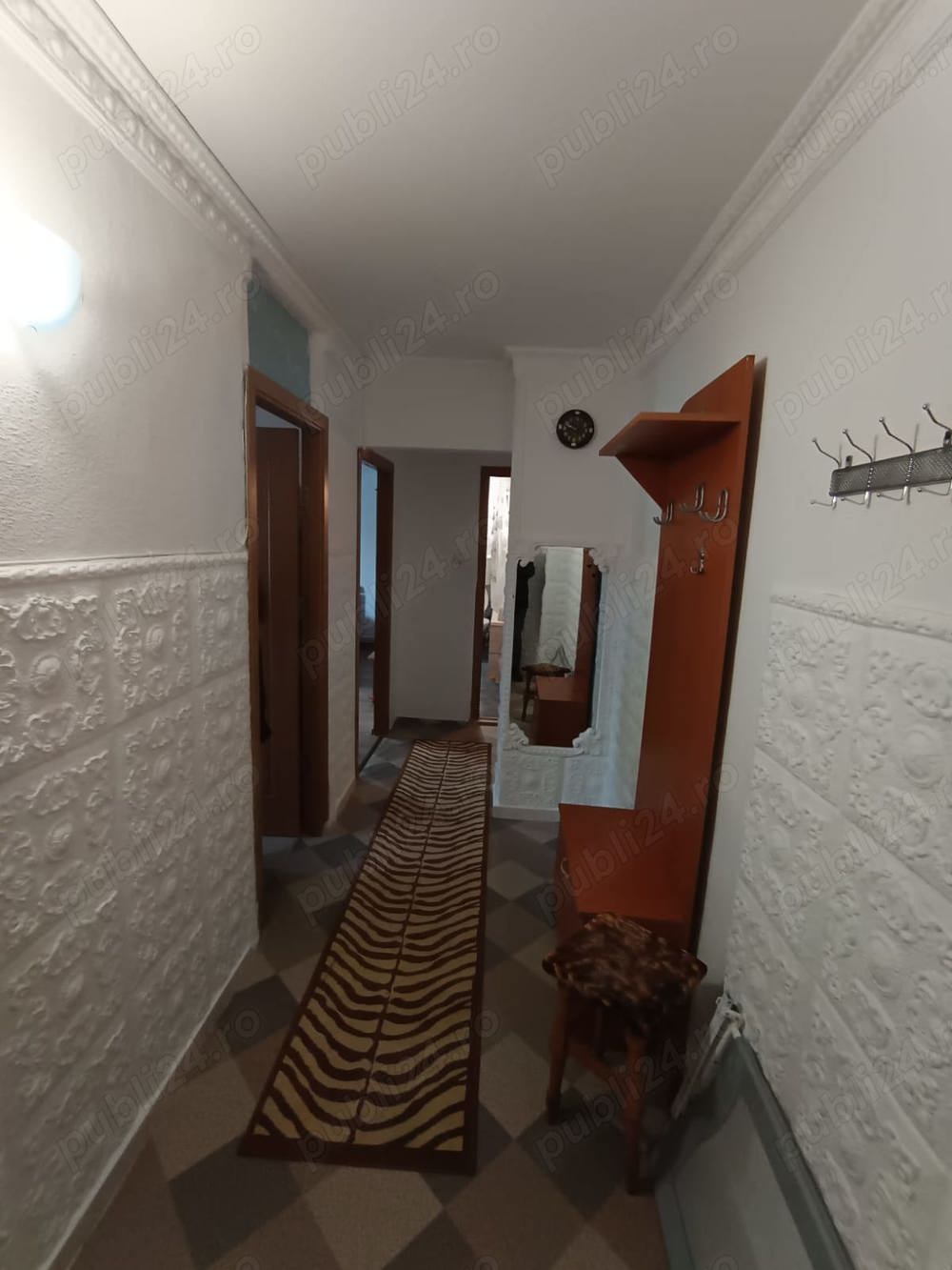 Închiriez apartament