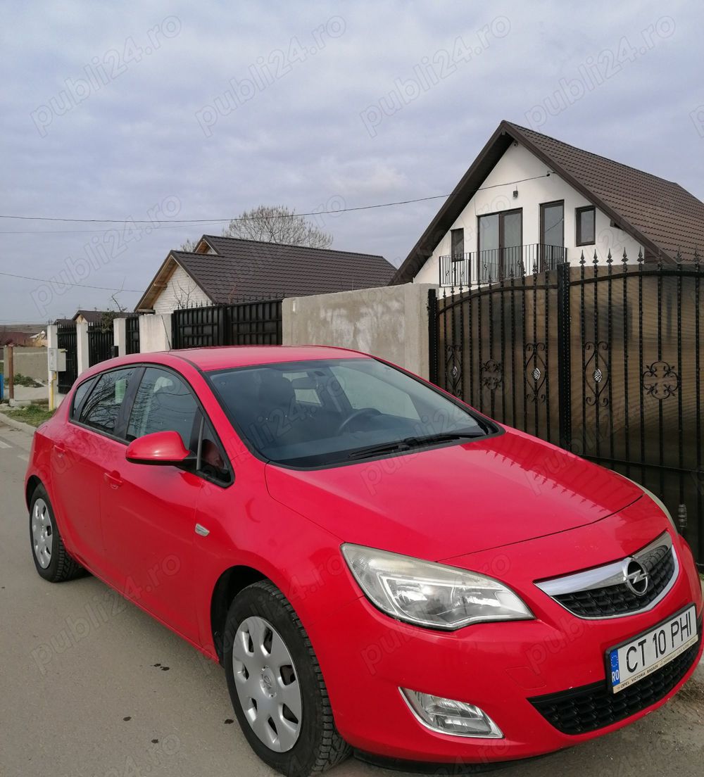 Opel Astra J, 1.4 Benzină, an 2011, al doilea propietar