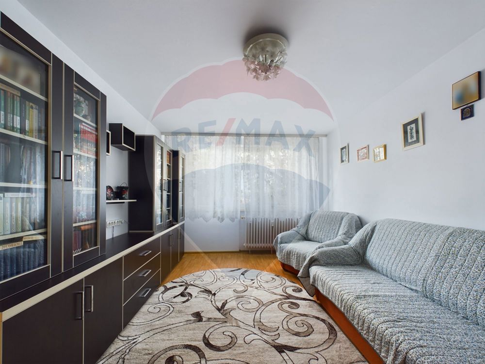 Apartament cu 4 camere, boxa, loc de parcare - Zona Brancoveanu