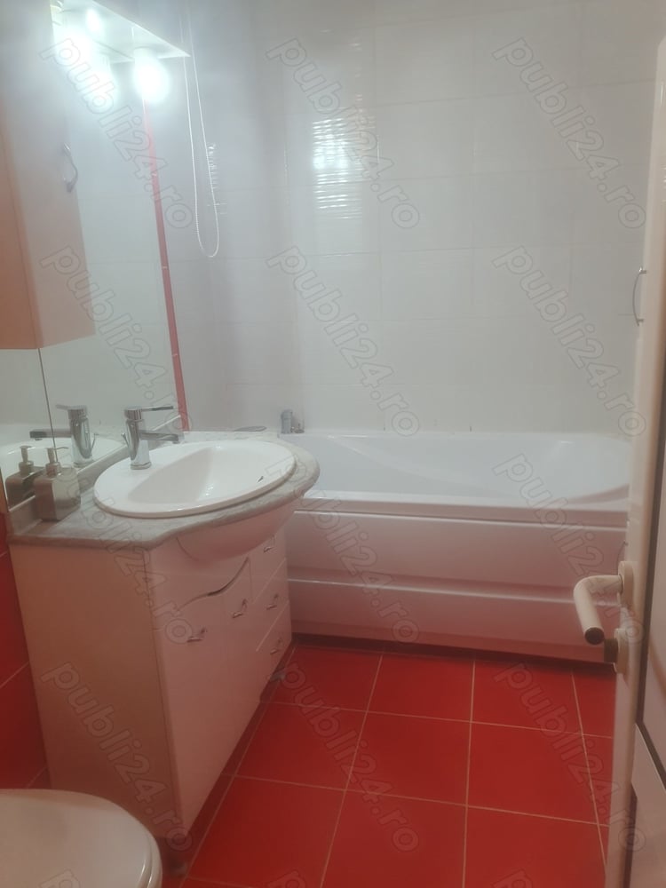 Apartament 3 camere de închiriat Brașov 