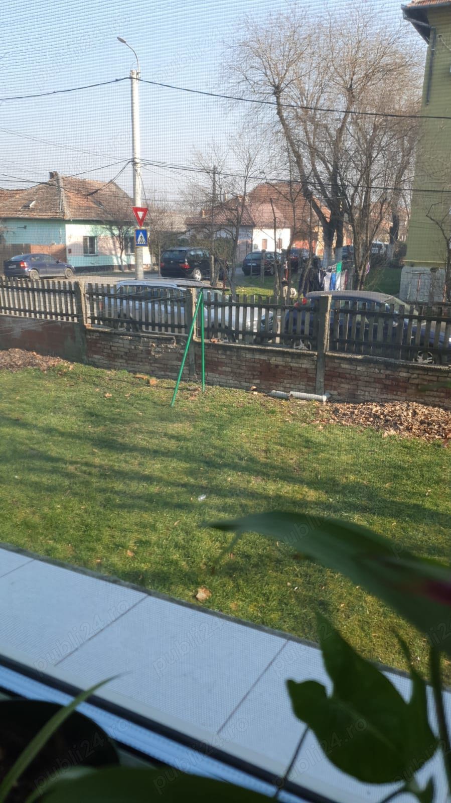 Vând apartament cu 2 camere la parter,în zona  Ronaț preț, 72000 Euro