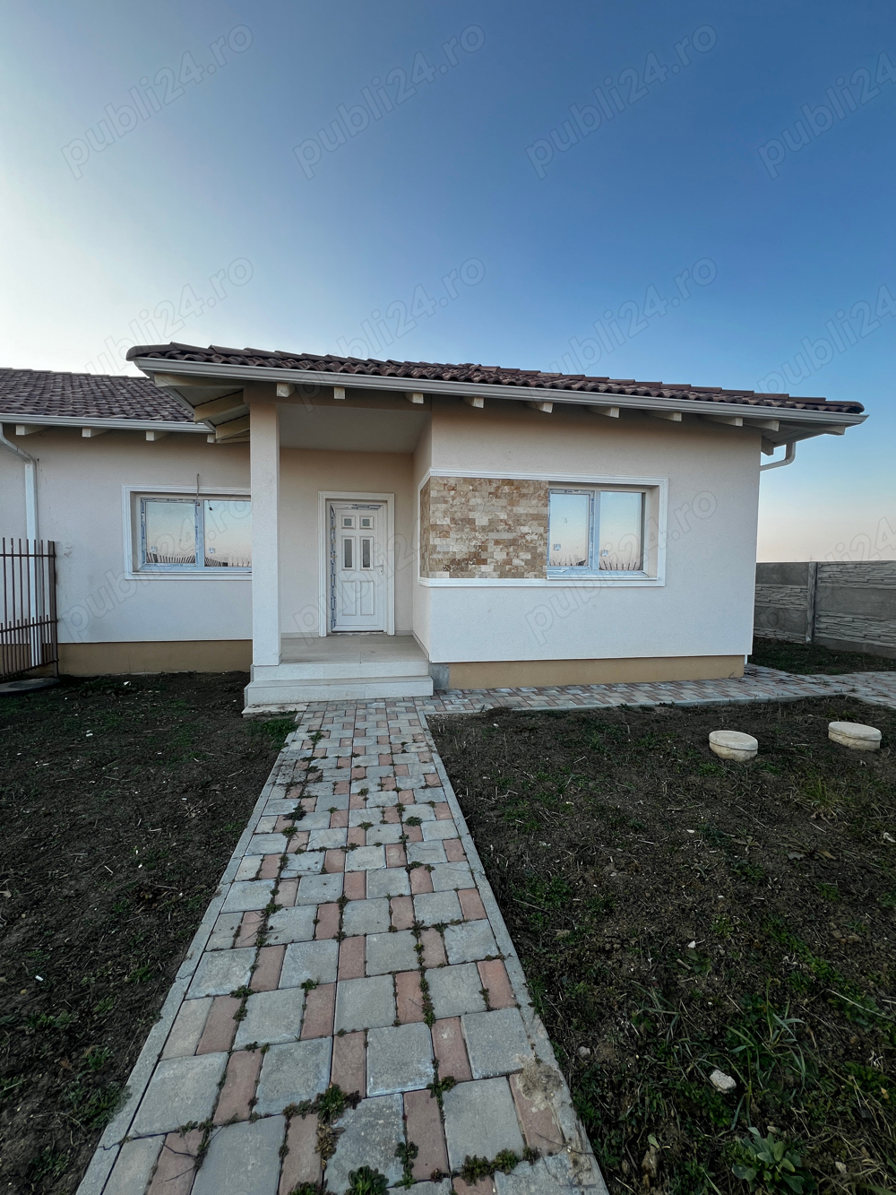 Vand casa tip duplex Mosnita Noua-proprietar