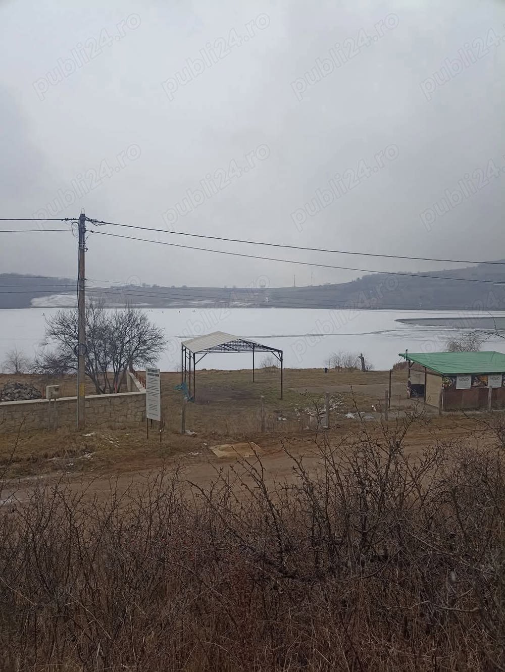 De vânzare teren intravilan în P dureni langa lac