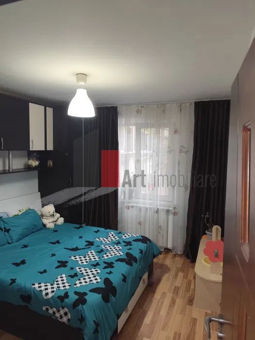 Vânzare apartament 3 camere decomandat Apărătorii Patriei - Spiru Haret