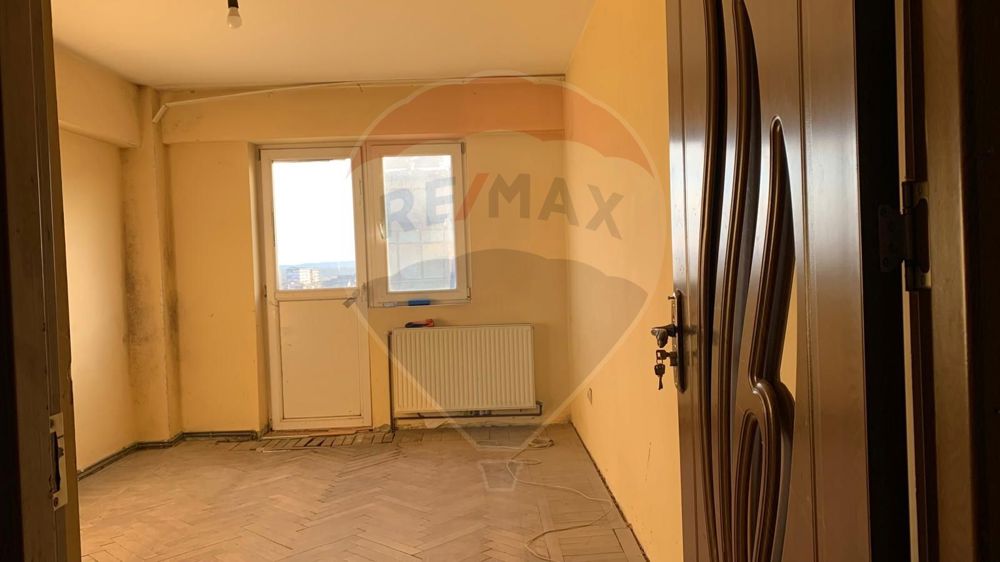 Apartament cu 2 camere de vânzare în zona Brestei