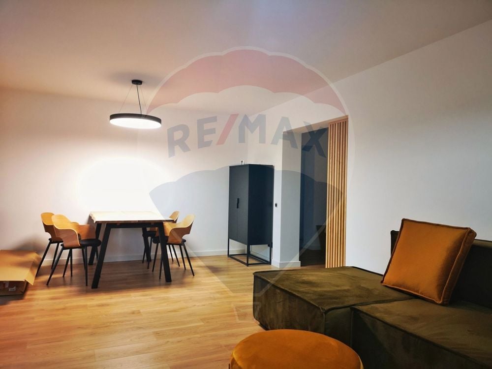 Apartament de lux -3 camere 107 mp- priveliște superbă–Dealul Cetății