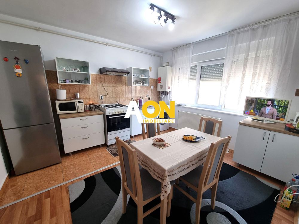 De vanzare apartament 3 camere, zona Kaufland, Cetate