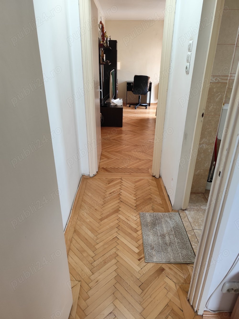 Vând apartament cu 2 camere semidecomandat zona piata Iancului