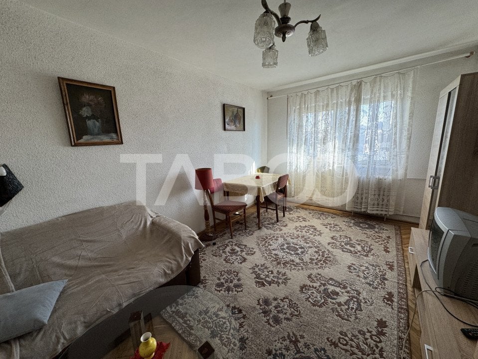 Apartament decomandat cu 3 camere 2 balcoane zona Dumbravii Sibiu