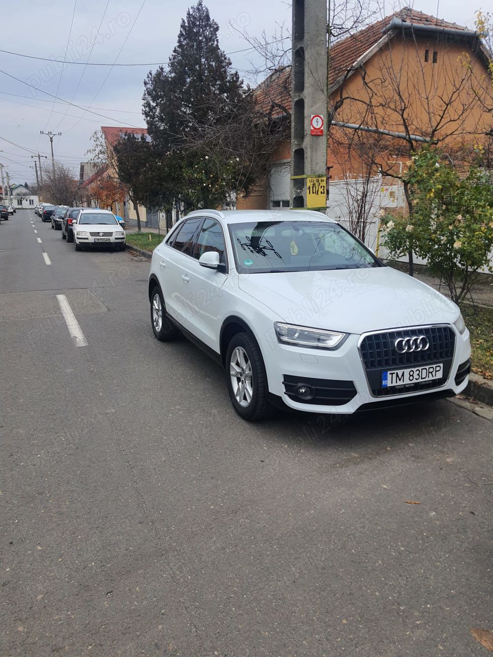 Vând Audi Q3