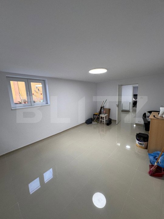 Apartament de vanzare 2 camere, decomandat, zona Jiului