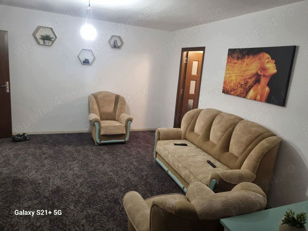 Chirie apartament cu 3 camere Sanmartin