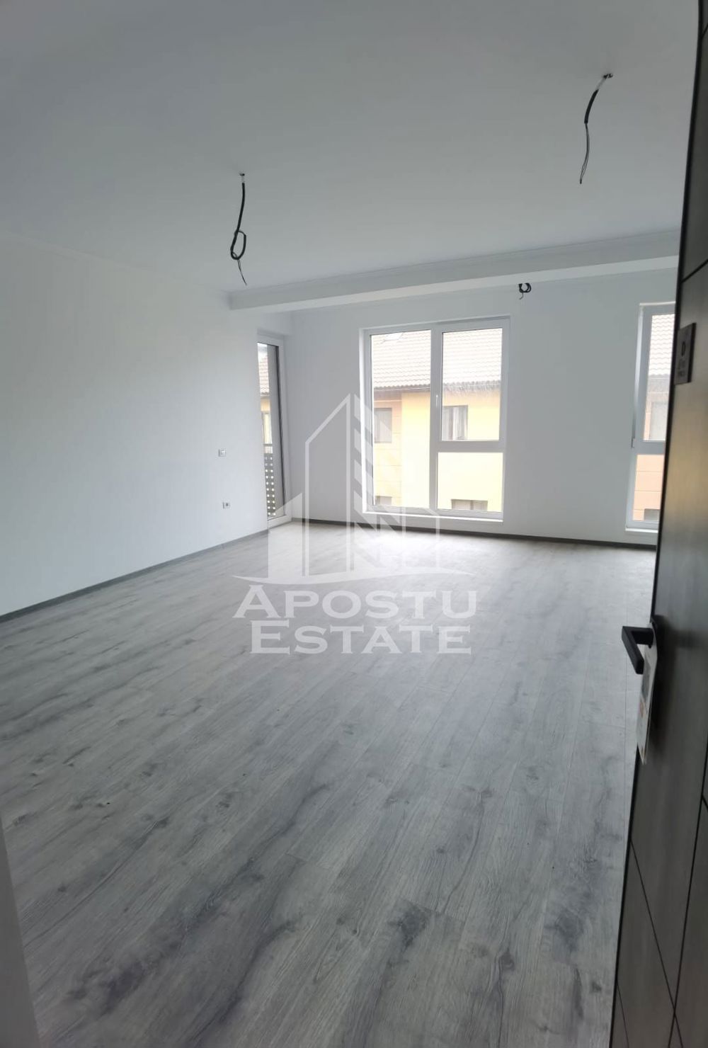 Apartament cu 2 camere, complet finalizat la asfalt hotel IQ.