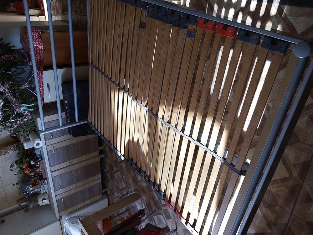 Urgent! Vând pat 140x200 cm cu somiera rezistenta