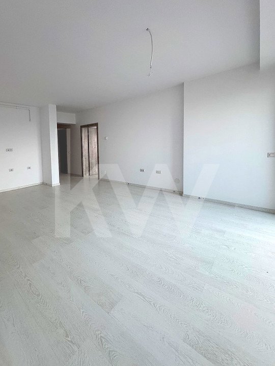 Apartament de lux cu 3 camere - Boxă la subsol - 2 terase - Loc de parcare