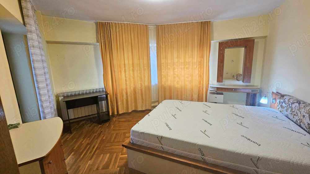 Apartament 3 camere INDEPENDENTEI