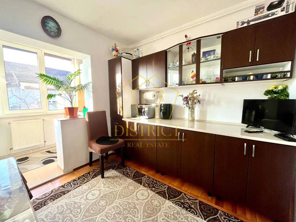 Apartament spatios cu 2 camere și boxa | Soarelui