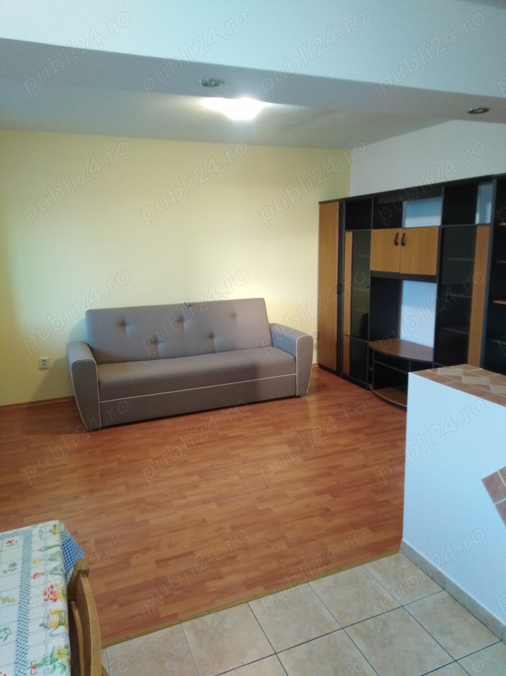 Proprietar ofer spre inchiriere apartament cu 3 camere