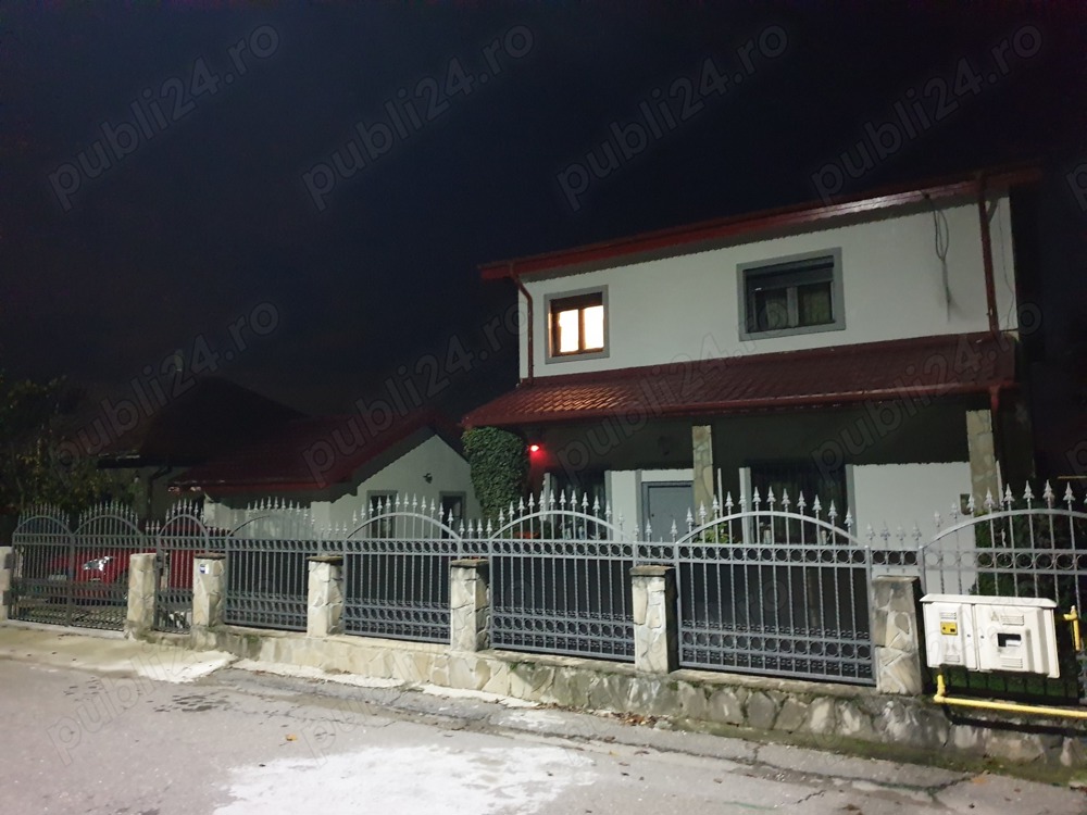 Casa P+1+M,la 10 km de Ploiesti, spatioasa,garaj, parcare interioara, gradina,potrivita si pt 2 fam