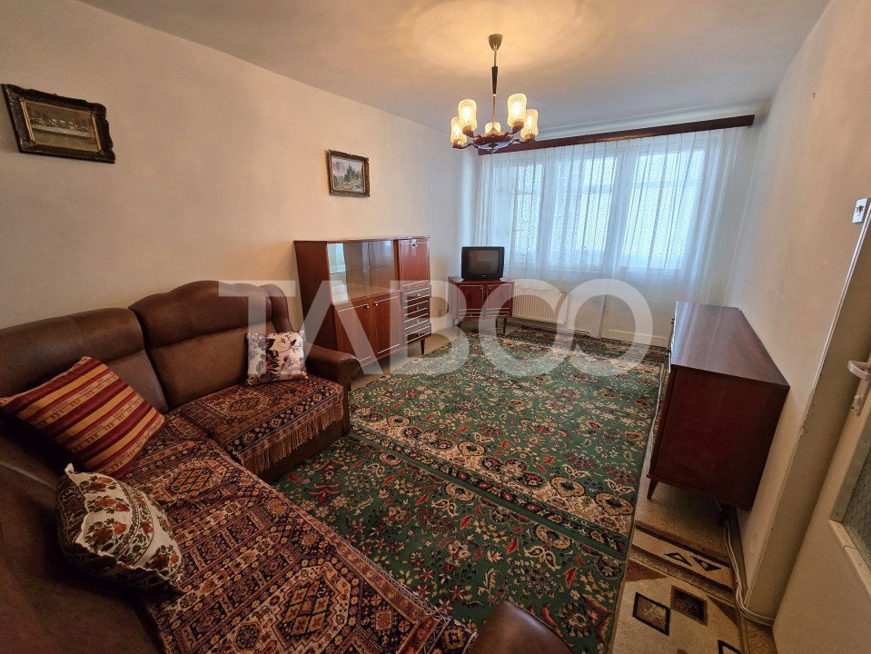 Apartament decomandat 48 mpu etaj 1 balcon pivnita Siretului Sibiu