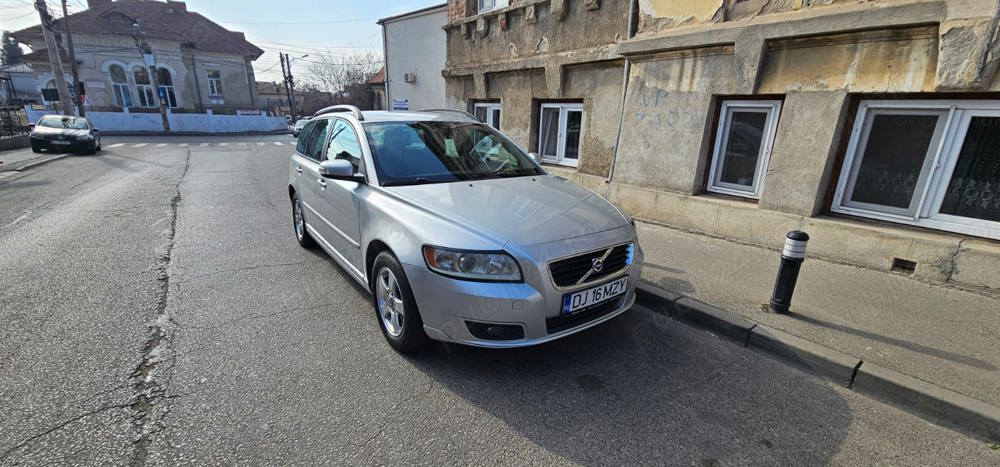 Volvo V50, 1.6 diesel, manual