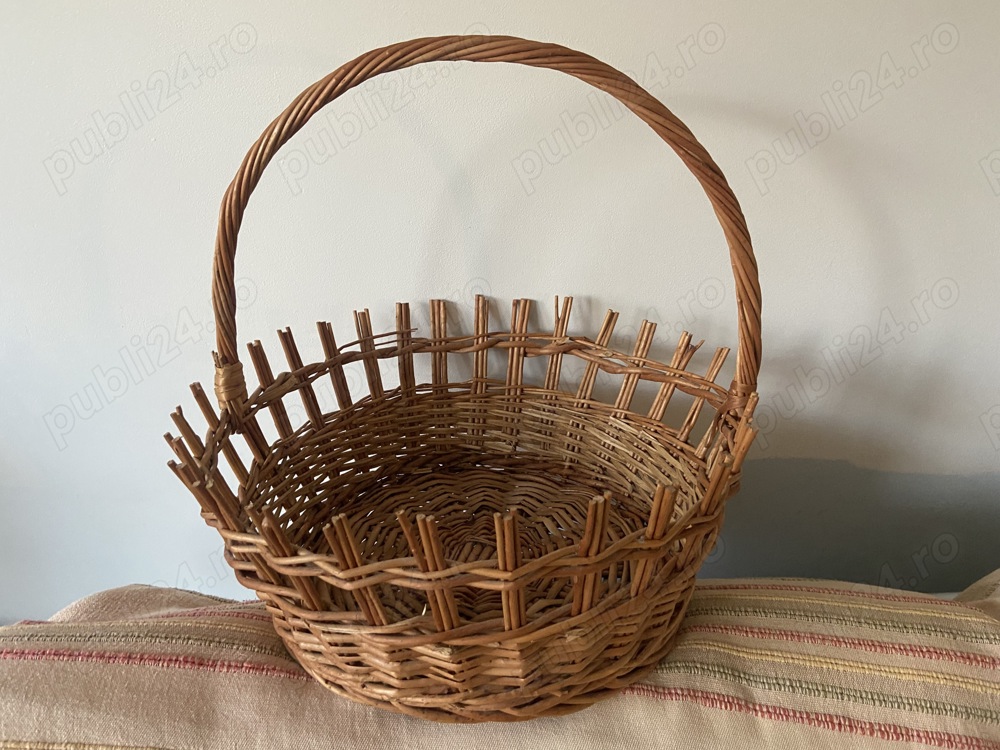 Cos din rachita pentru picnic