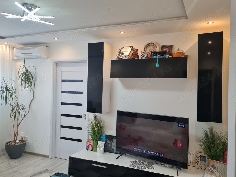 Vând Apartament 3 camere Urlati,PH.ultracentral